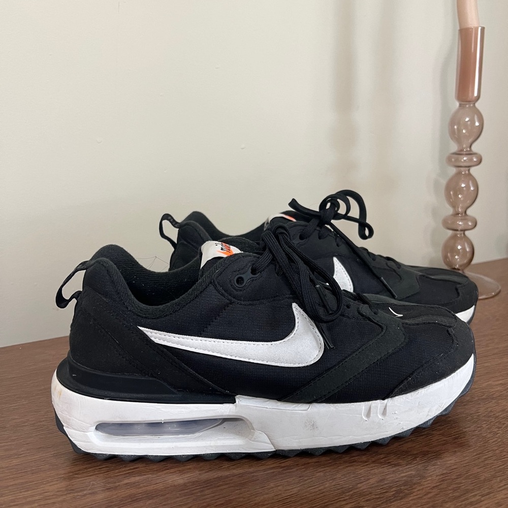 SOLD Nike Women’s air max size 8.5